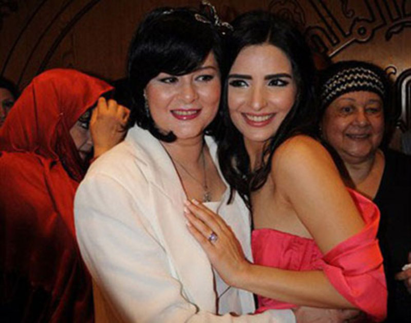 بالفيديو حقيقة رفض الفنانة علا رامي زواج ابنها من الفنانة ياسمين الجيلاني